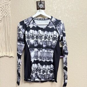 Snow Angel women's sz S long-sleeve base layer top stretch